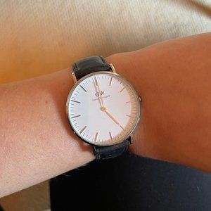 Daniel Wellington Women's Classic Silver watch